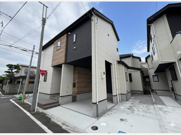 サーファーに嬉しい、外シャワー付き