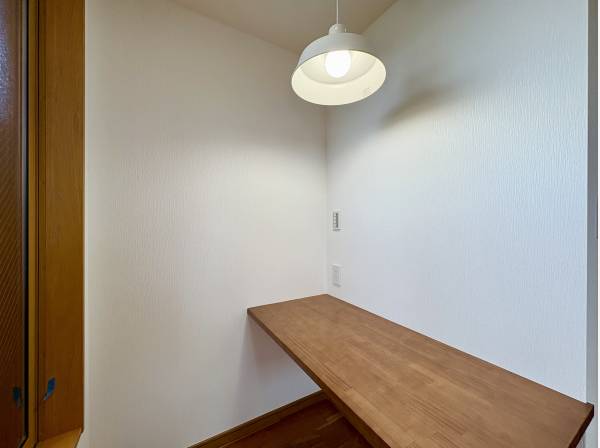 ちょっとしたカウンタースペースもございます！