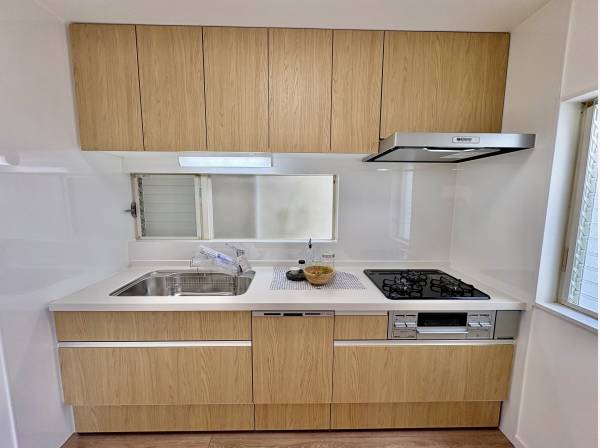 キッチンも新品に交換しておりますよ。