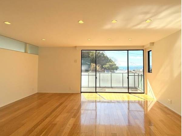 約24.5帖のLDK/床暖房も完備/Panasonic製キッチン