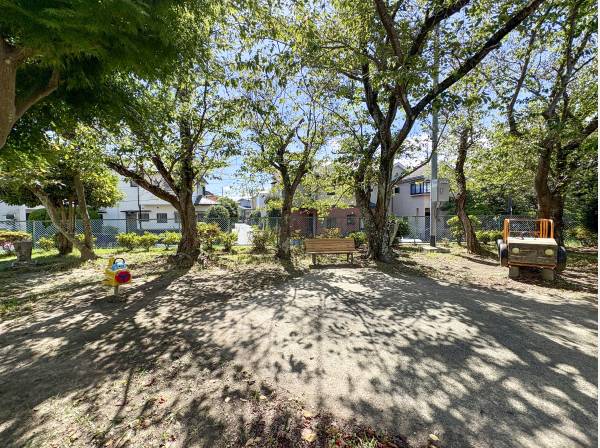 汐見児童遊園まで徒歩11分（約850m）