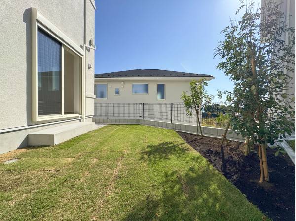 お庭もございました。