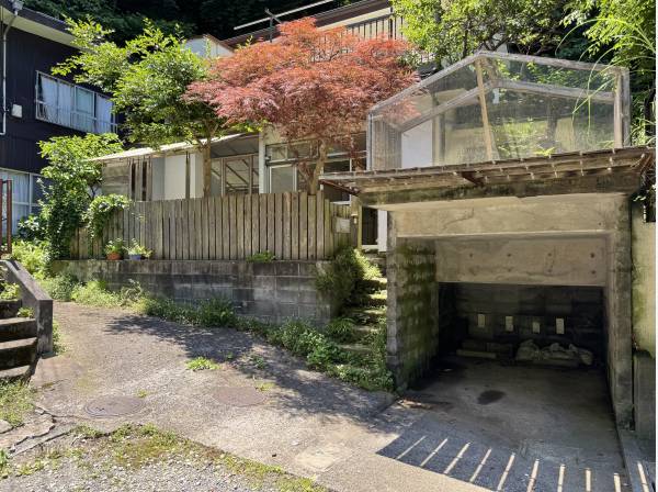 築52年のたっぷり味のある古家です。とことん遊んでください。