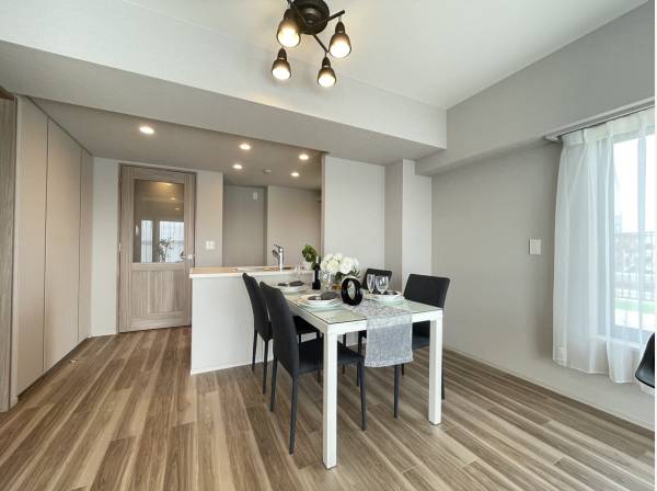 家族団らんのダイニング