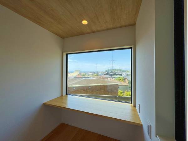 書斎からでも水平線と江の島が！