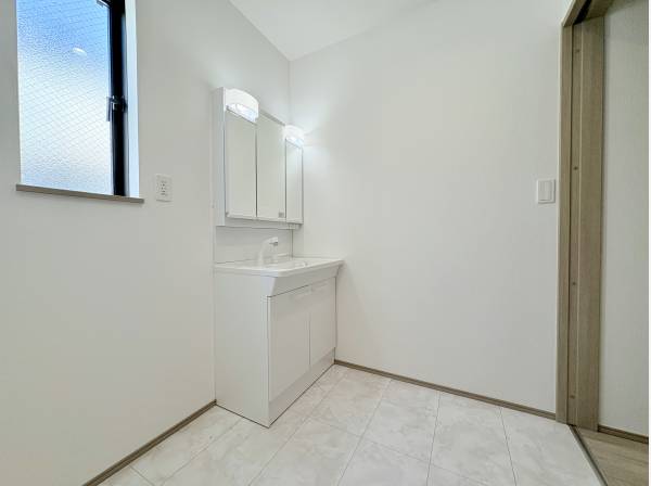 広く使える洗面所です