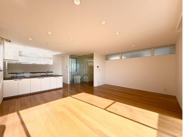 床暖房完備で快適な室内空間に。