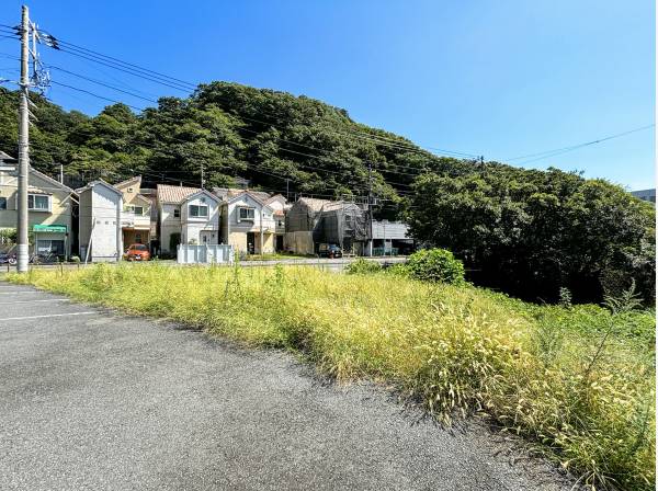 逗子の低山から空へと抜ける開放的なロケーション