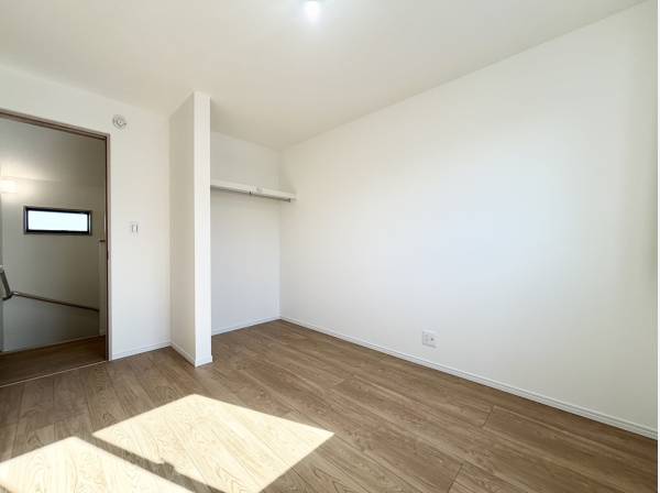 洋室は全部で3室ございます。