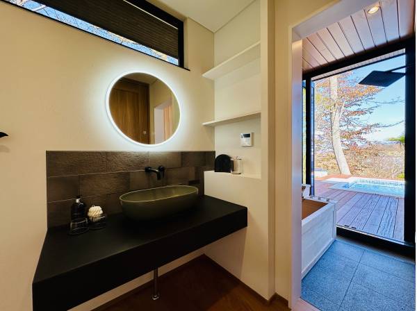 スタイリッシュなパウダールーム