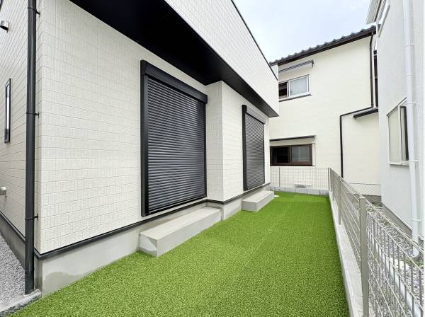 人口芝の庭ガーデニングを楽しめそうです