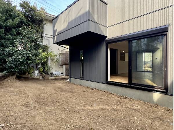 庭に緑、室内に静けさ。