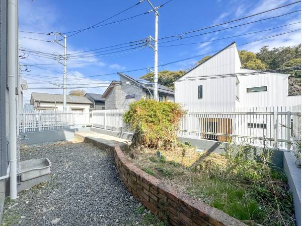 水栓付きのお庭はガーデニングを快適に愉しめそう