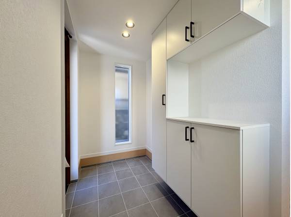 広々とした玄関