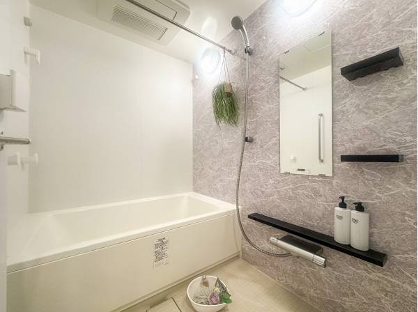 浴室暖房乾燥機付きなので雨の日や花粉の時期も安心です