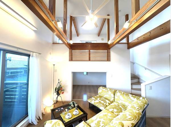 吹き抜けのこだわりLDK