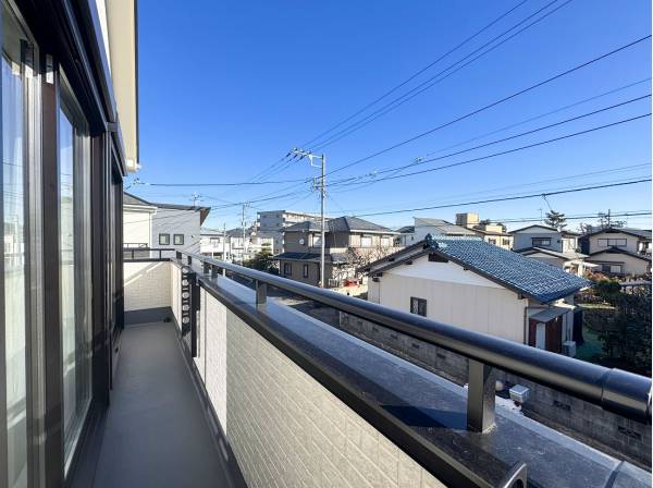 朝のお洗濯物に嬉しい東向きのバルコニー