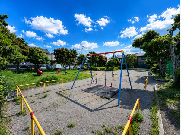 歩いて1分（約80m）には辻堂高砂西公園！