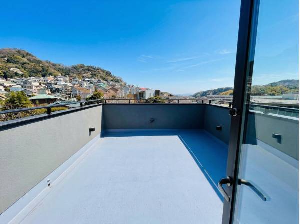 ルーフバルコニーからの眺望もいいですよ！