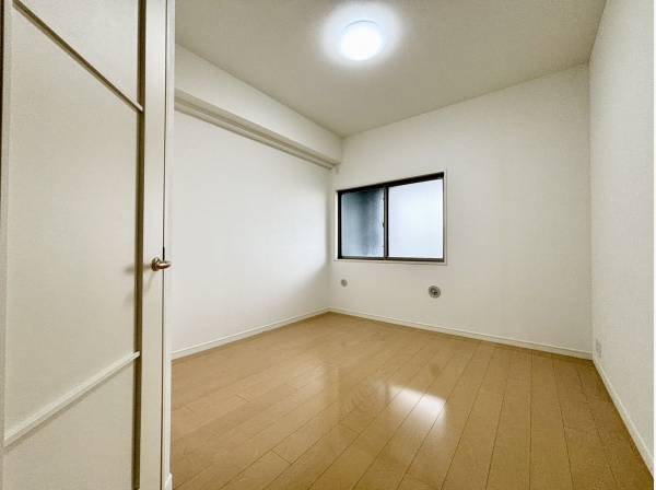 洋室は約7帖ございます