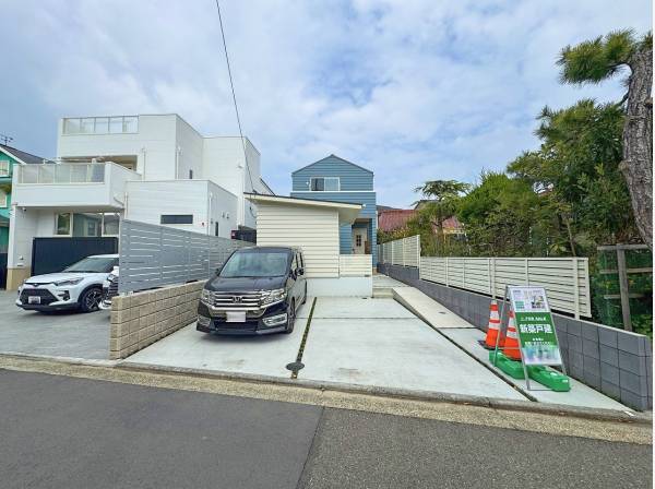 車は２台並列で停められます！