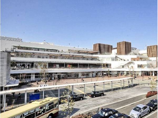 JR辻堂駅直結のテラスモール湘南までは徒歩１５分（約1200ｍ）