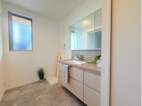 パウダールームは洗練されたホテルのような空間に