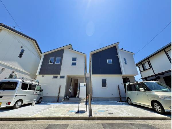 閑静な住宅地に馴染む落ち着いた色合いの外観