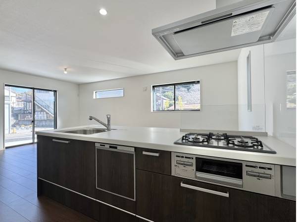 食洗器付きのシステムキッチン