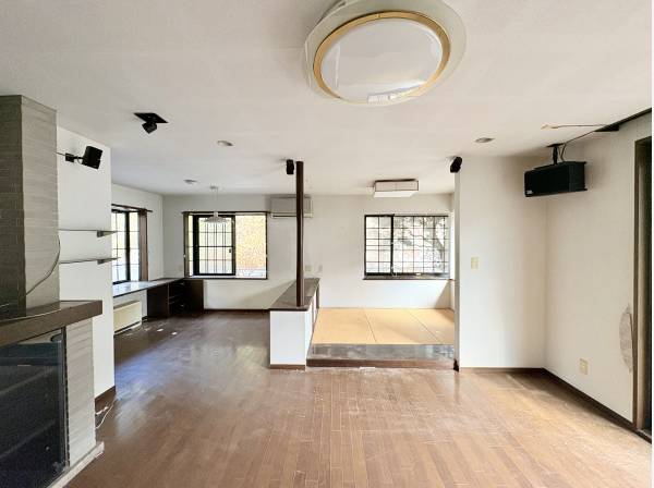 LDにはゆったりとくつろげる畳の空間があります