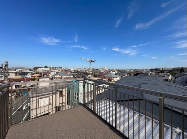 開放感あるルーフテラス