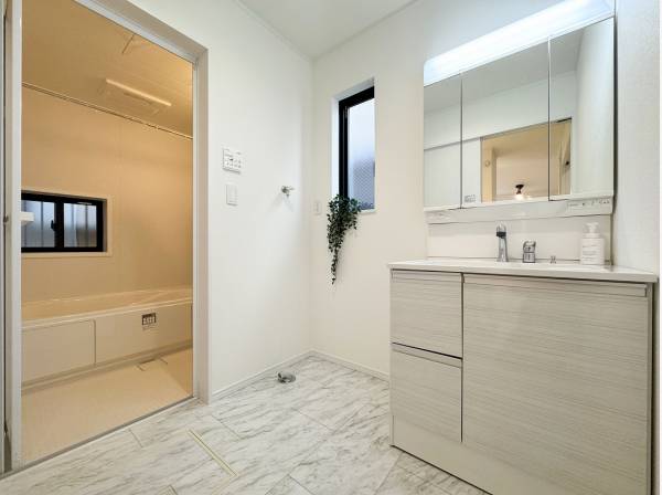 清潔感溢れるサニタリー＆バスルーム