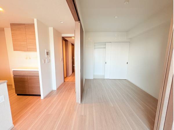 LDKに繋がる洋室