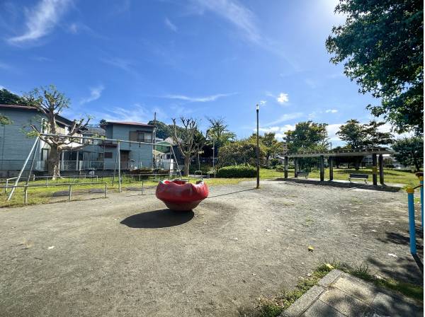 善行南公園まで徒歩4分（約300m）