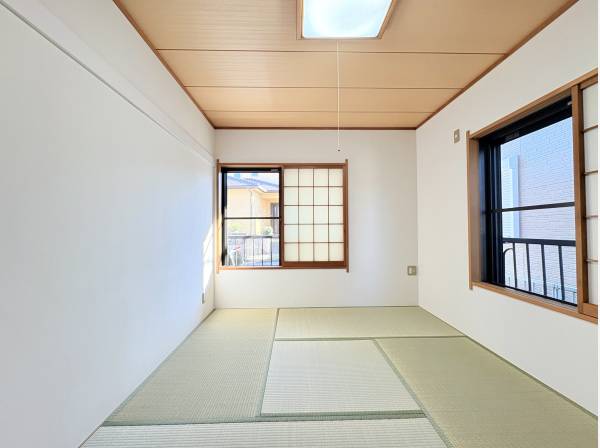 DKに繋がる約5.5帖の和室