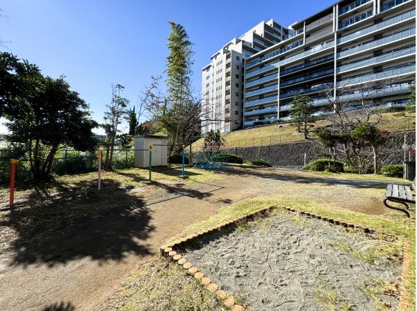 御所ヶ谷公園まで徒歩1分（約80m）

