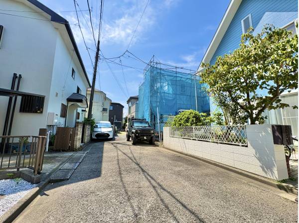 周辺は静かな住宅街です