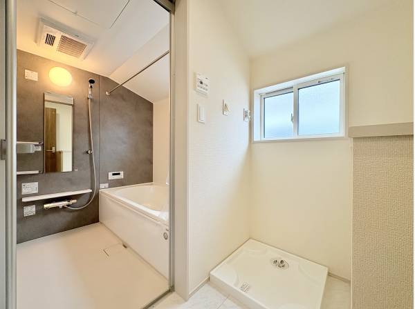 明るく使いやすいサニタリースペース