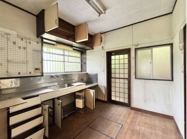 昭和47年築の味わいある古家です。