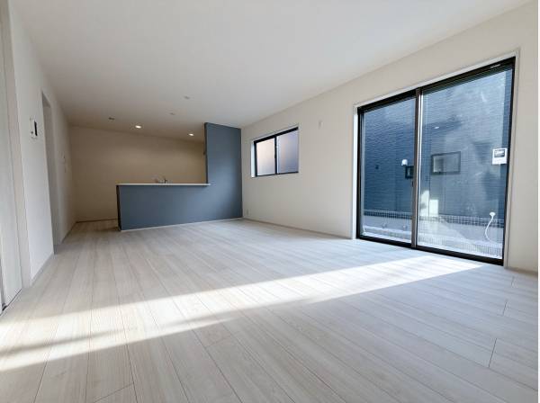 18帖の広々としたLDKで、家族との大切な時間をゆったりと過ごせます