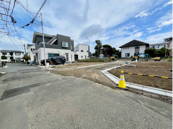 閑静な住宅地に登場です。