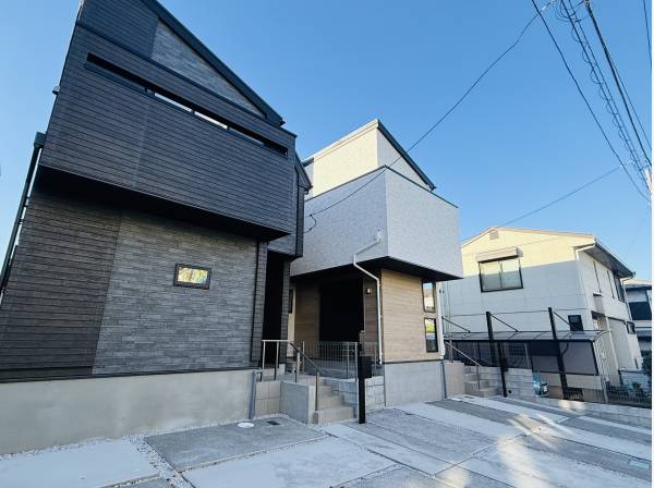 カースペース並列２台分(車種により）