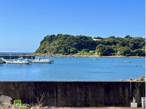 海と緑のコントラストが綺麗に映えるオーシャンビュー