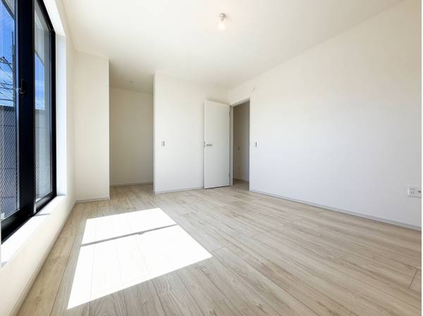 シームレスなWIC付きのお部屋が2つあります