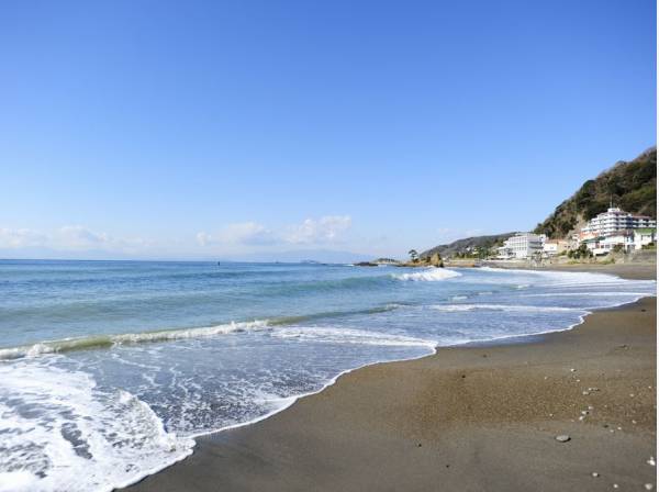 秋谷海岸まで歩いて4分（約320m）というなんとも贅沢な立地