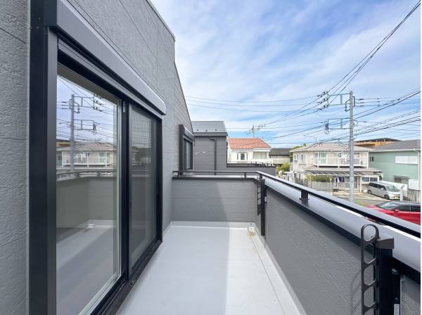 バルコニーは陽当たり風通し共に良好