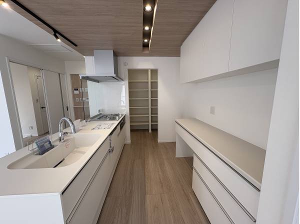 キッチンスペースは広くて使いやすいです。