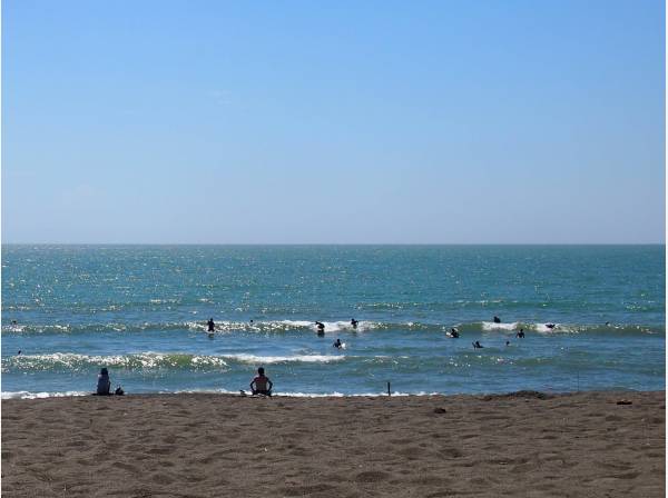 海まで自転車で7分 (約2km)