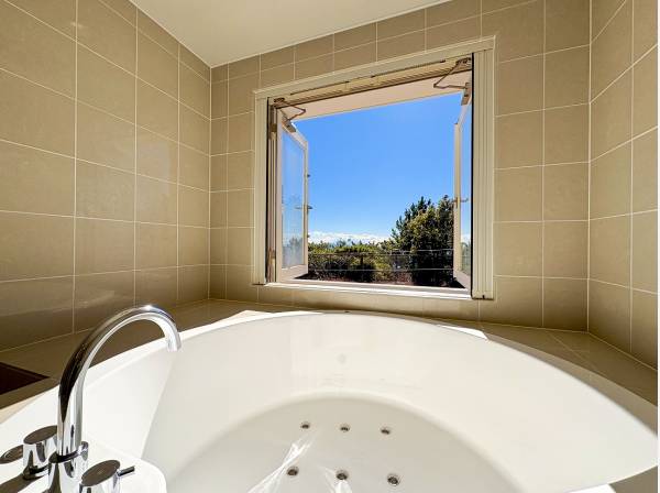 最前列ならではの人目を気にせず過ごせるビューバス