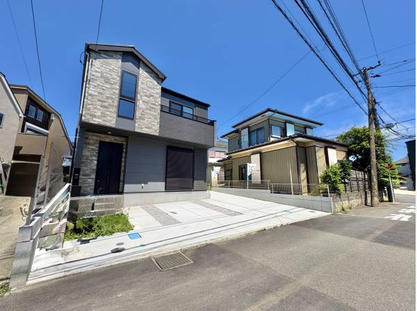 無駄のないフォルムで敷地を最大限活かした都市型２階建て